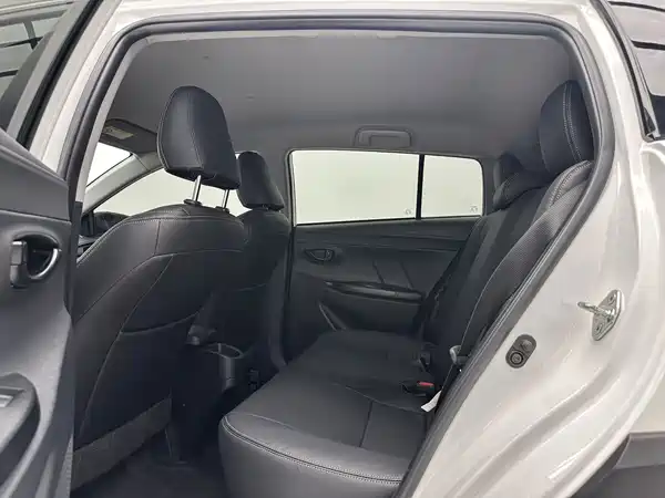 Toyota Yaris L 2022