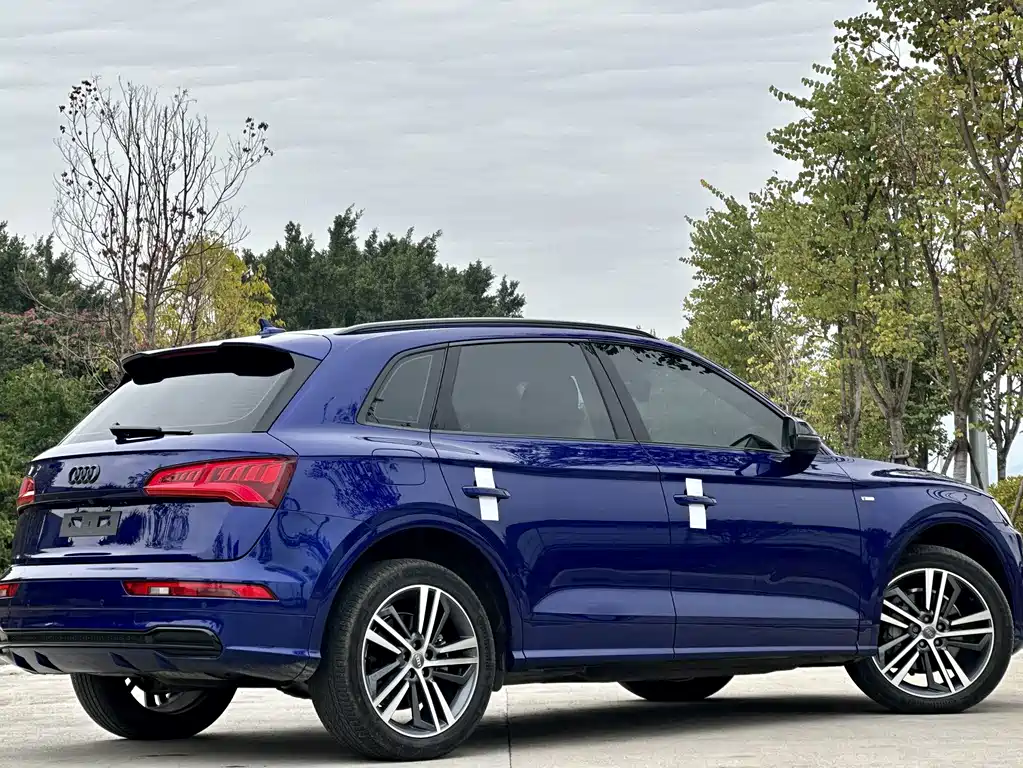 Audi Q5L 2021 — фото 8