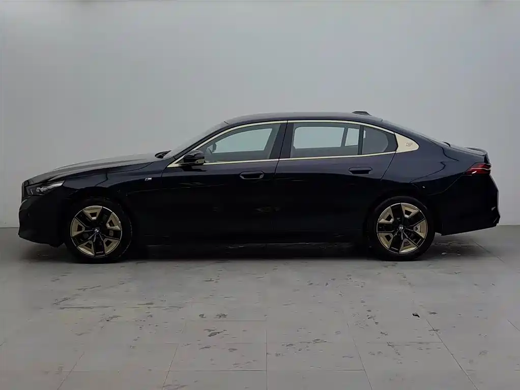 BMW 5 Series 2025