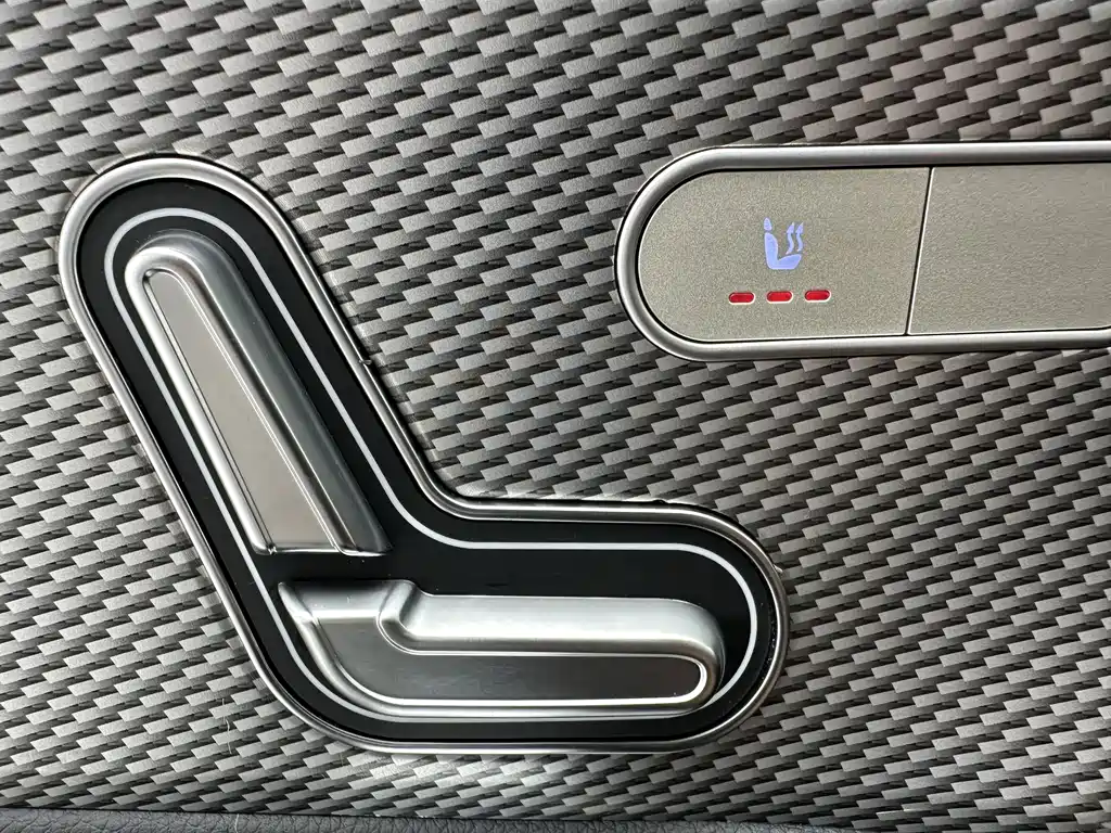 Mercedes-Benz A-Class 2024 — фото 12