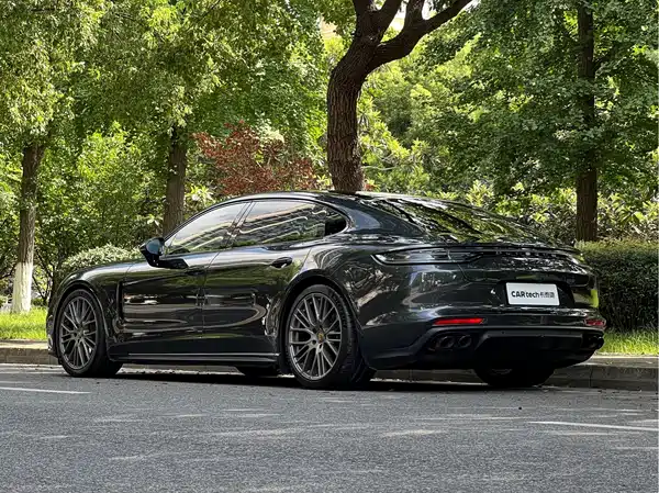 Porsche Panamera 2024