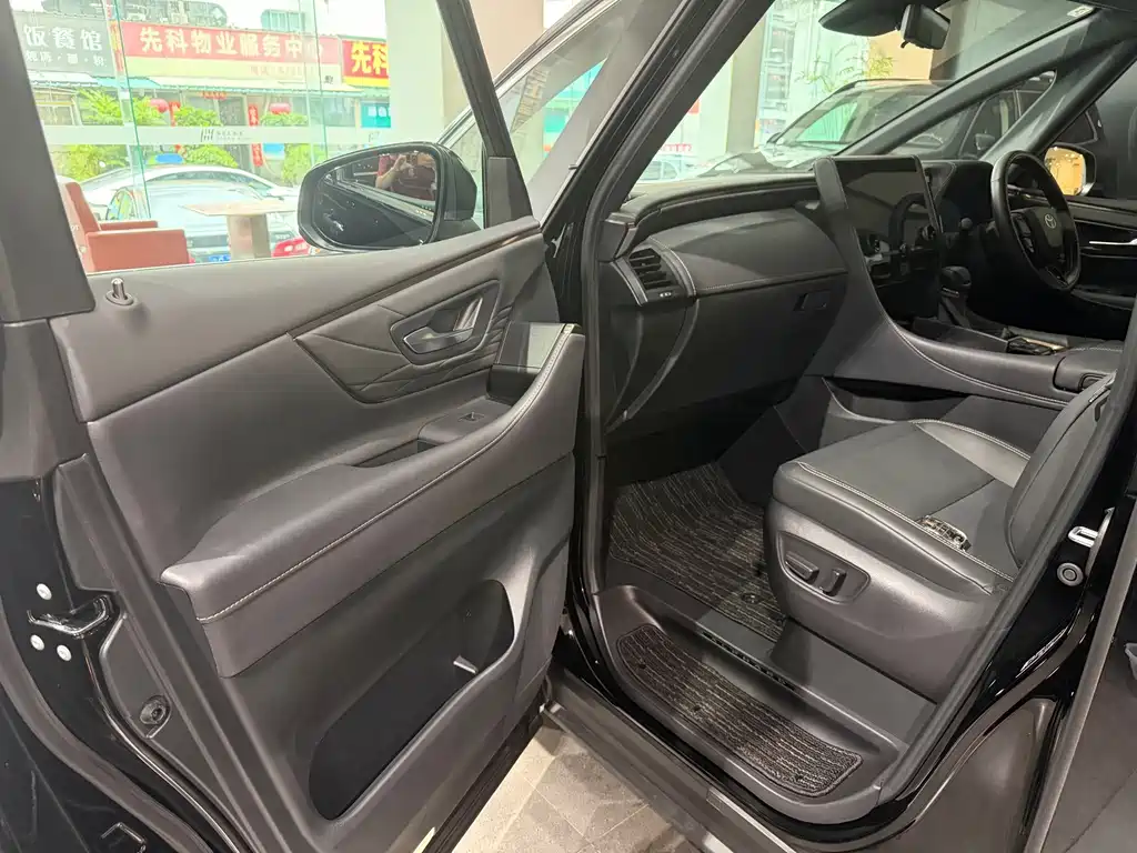 Toyota Alphard 2025 — фото 9