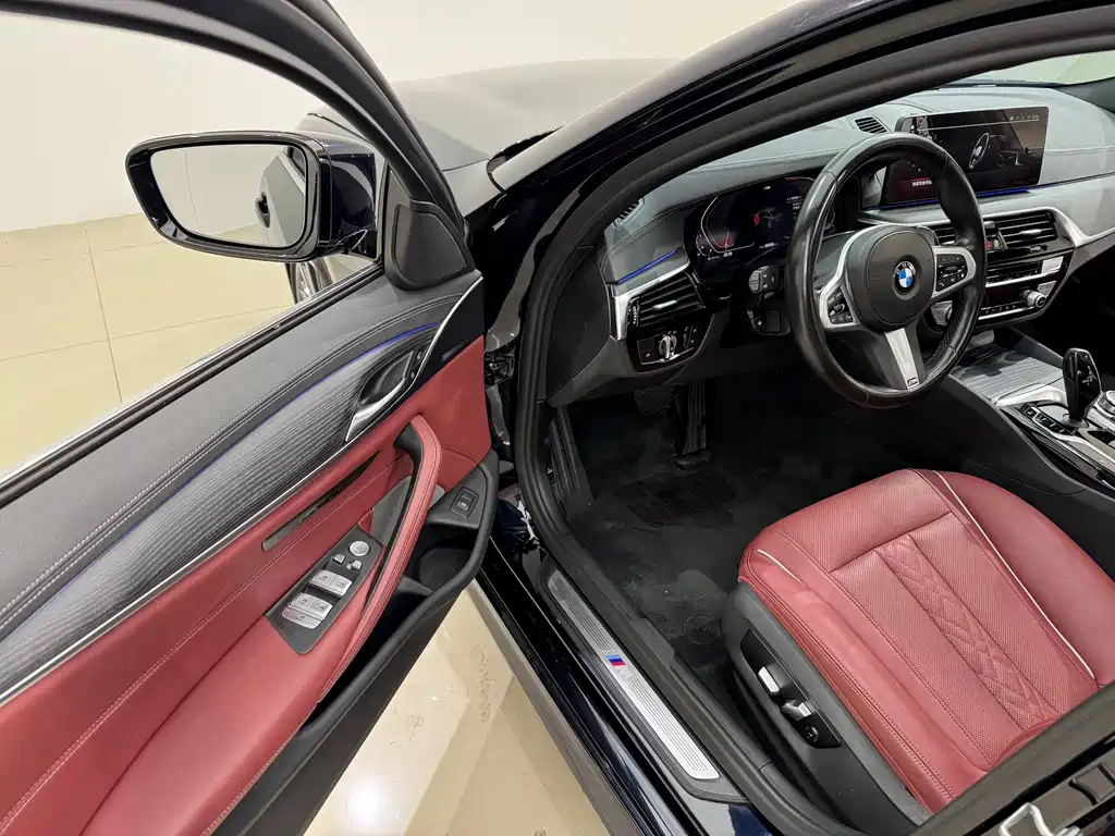 BMW 5 Series 2022 — фото 13