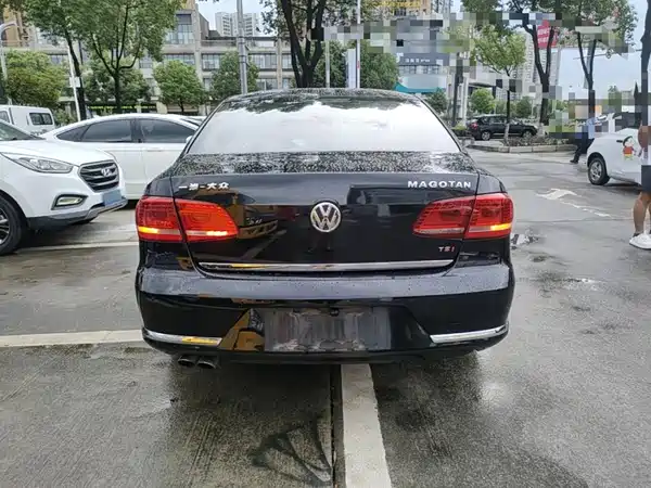 Volkswagen Magotan 2016