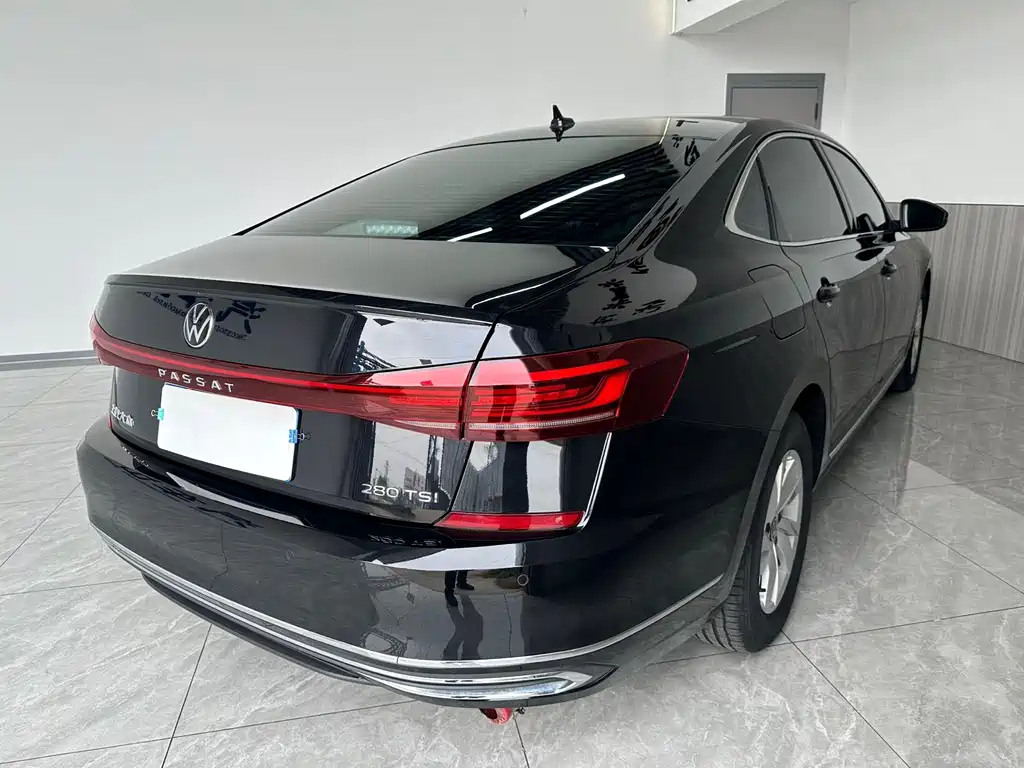 Volkswagen Passat 2023