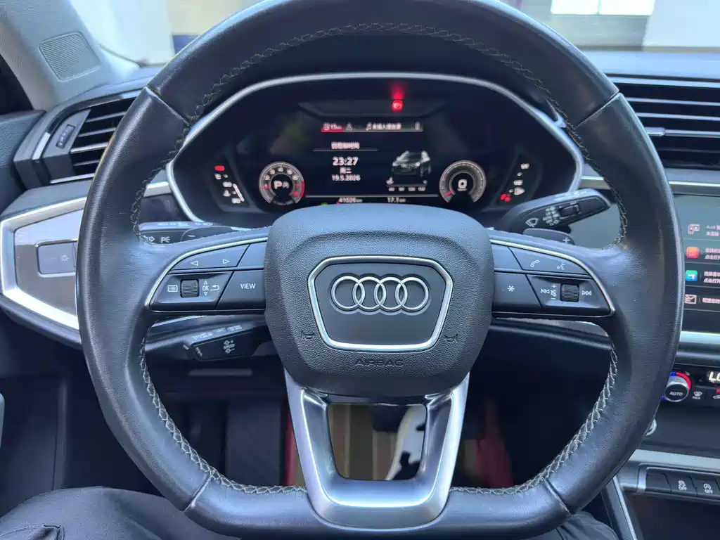 Audi Q3 2023 — фото 13