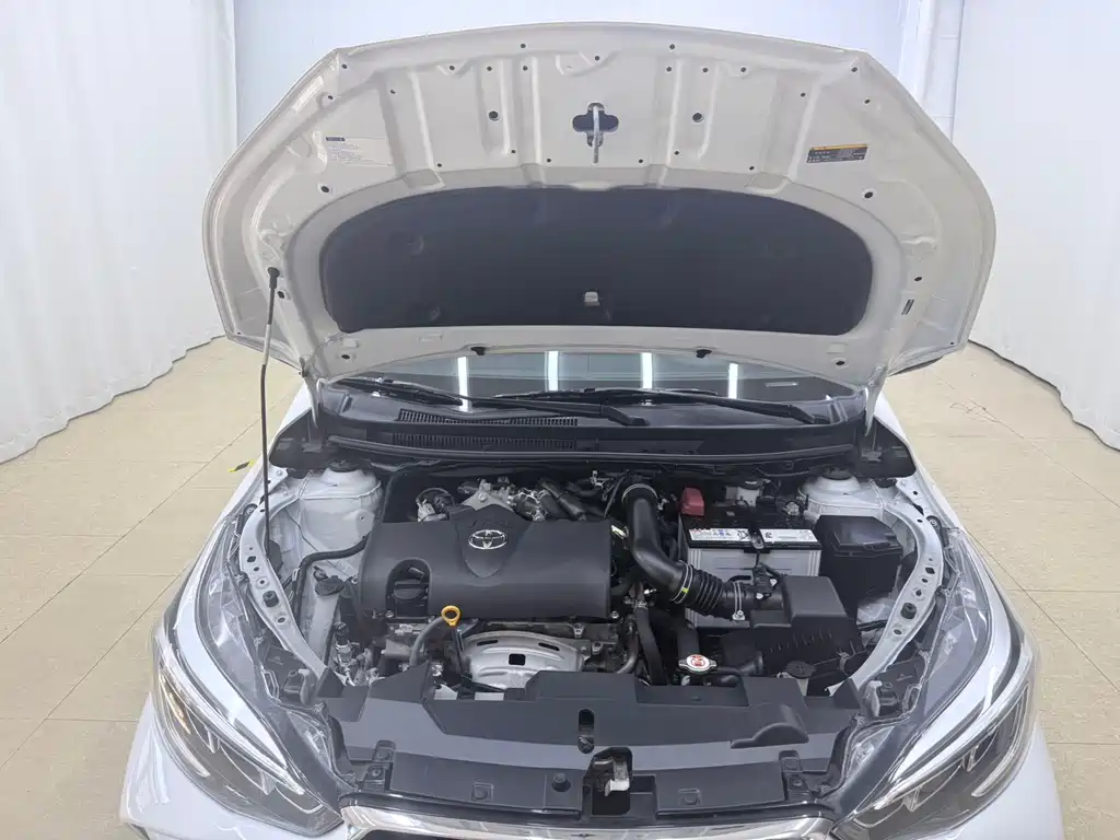 Toyota Yaris L 2023 — фото 19