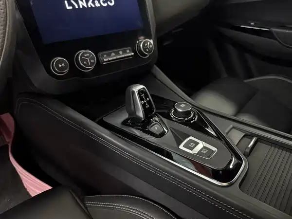Lynk & Co 03 2022