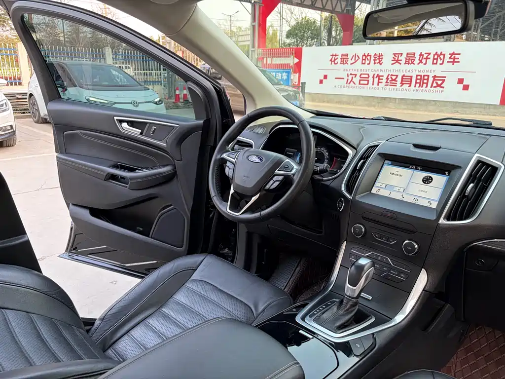 Ford Edge 2018 — фото 10