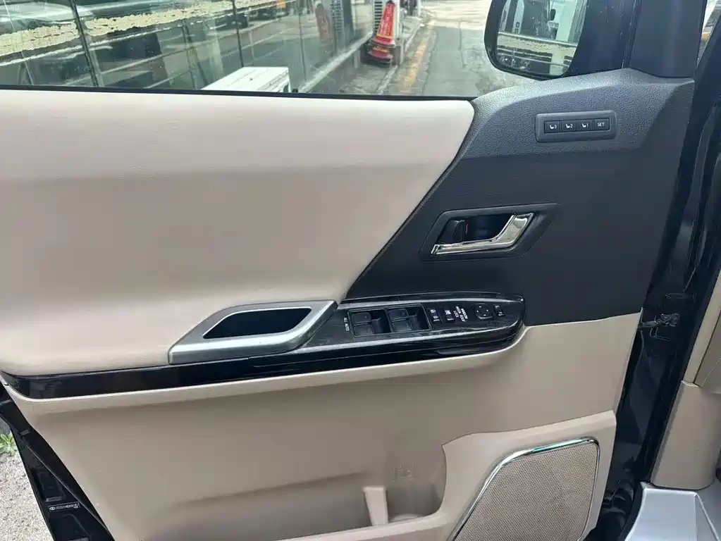 Toyota Alphard 2014 — фото 10