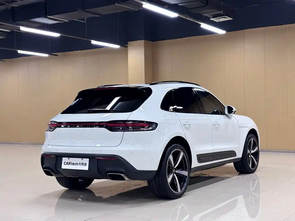 Porsche Macan 2023 — фото 25