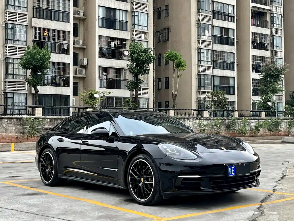 Porsche Panamera 2018 — фото 3