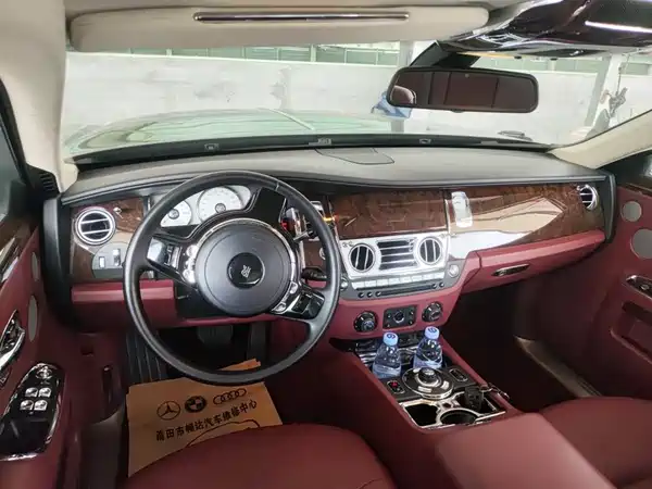 Rolls-Royce Ghost 2012