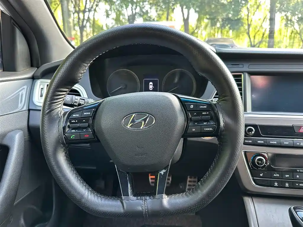 Hyundai Sonata 2016 — фото 15