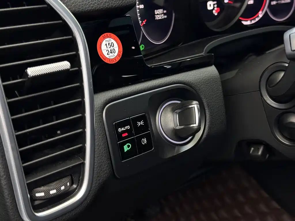 Porsche Cayenne 2019 — фото 15