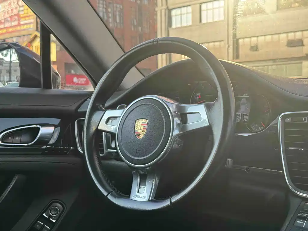Porsche Panamera 2016 — фото 18