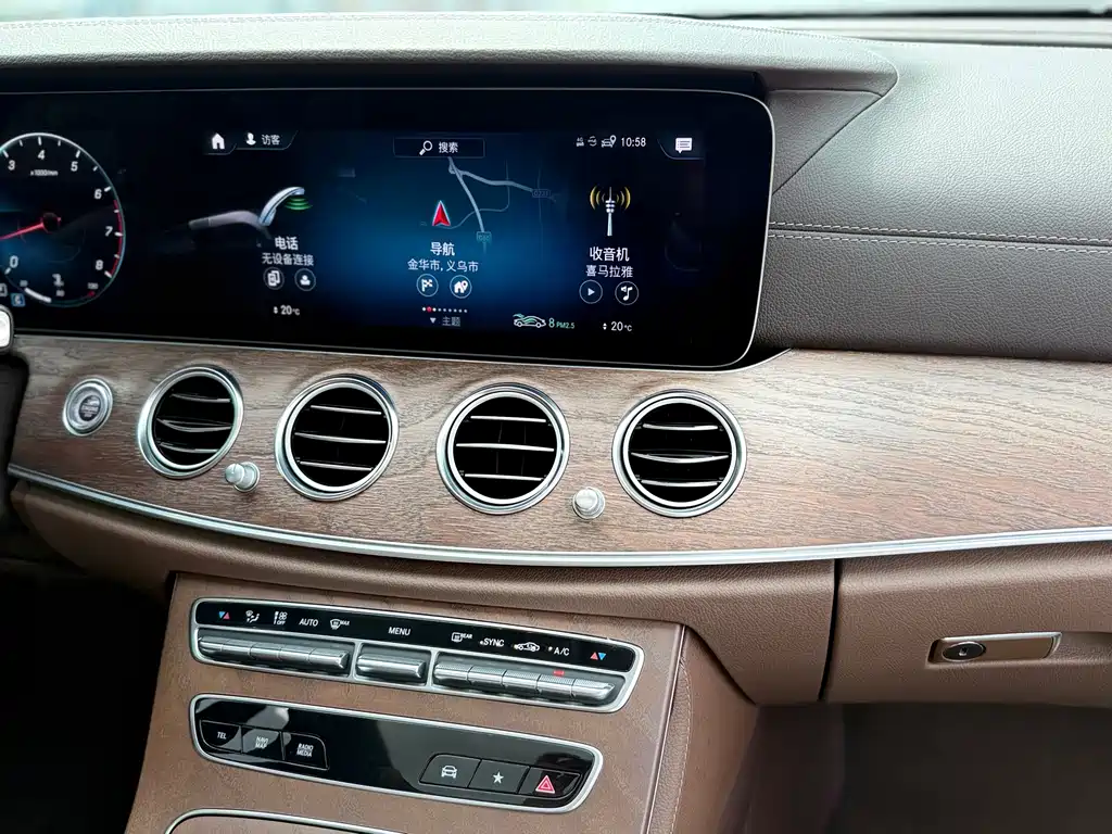 Mercedes-Benz E-Class 2022 — фото 14