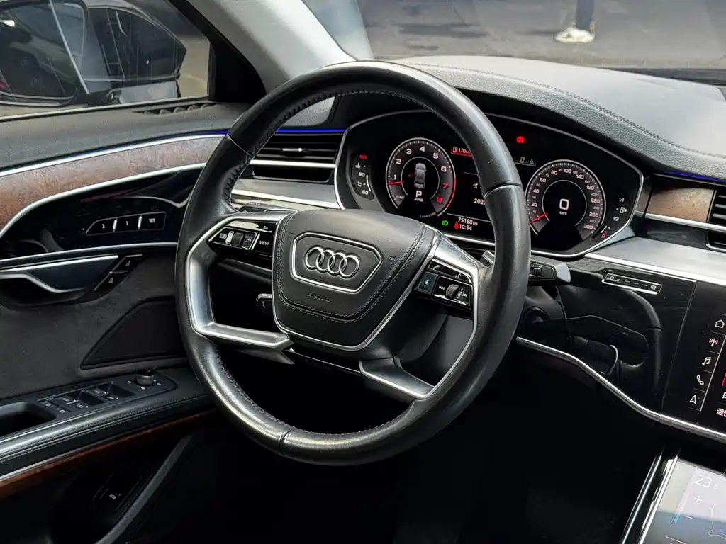 Audi A8 2021 — фото 20