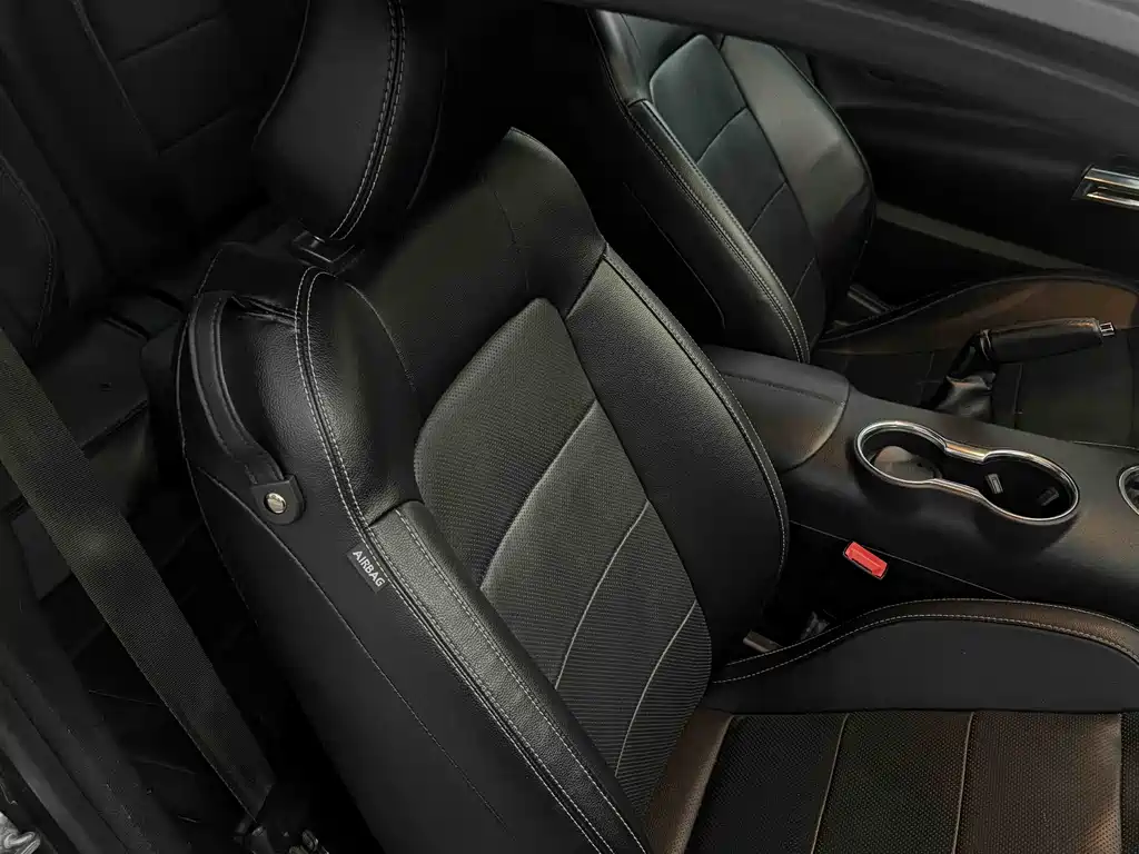 Ford Mustang 2019 — фото 11