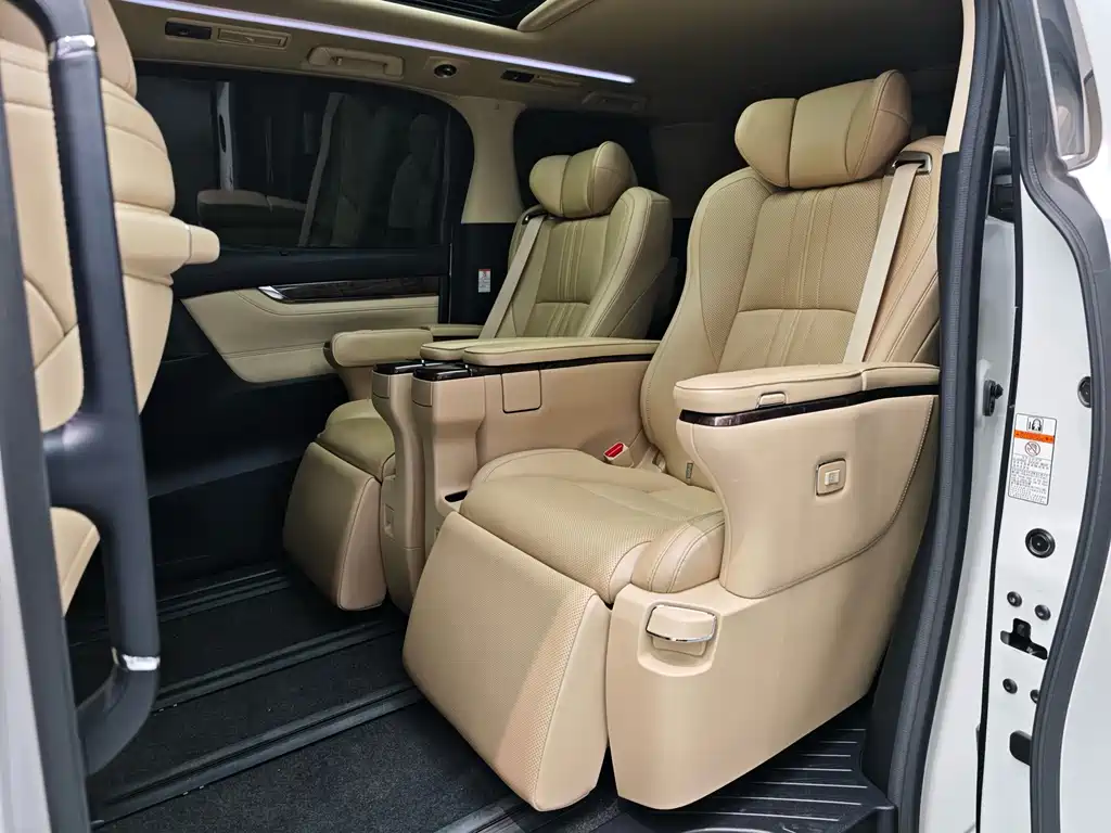 Toyota Alphard 2021 — фото 6