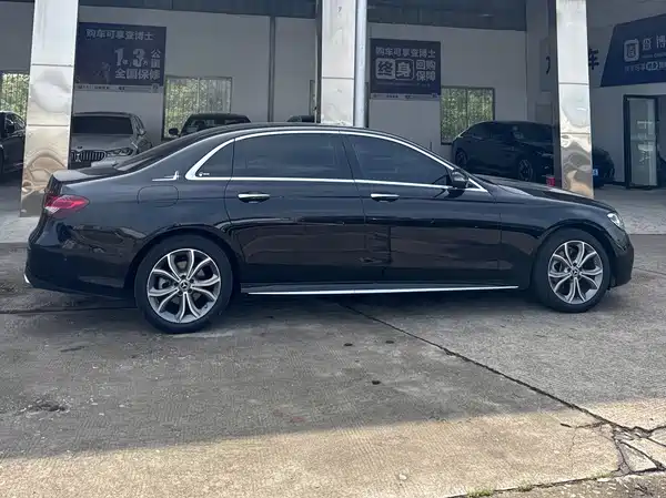 Mercedes-Benz E-Class 2022