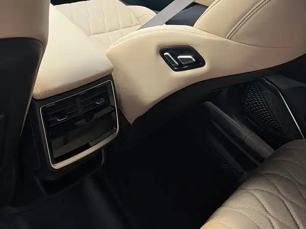 Geely Xingyue L 2024