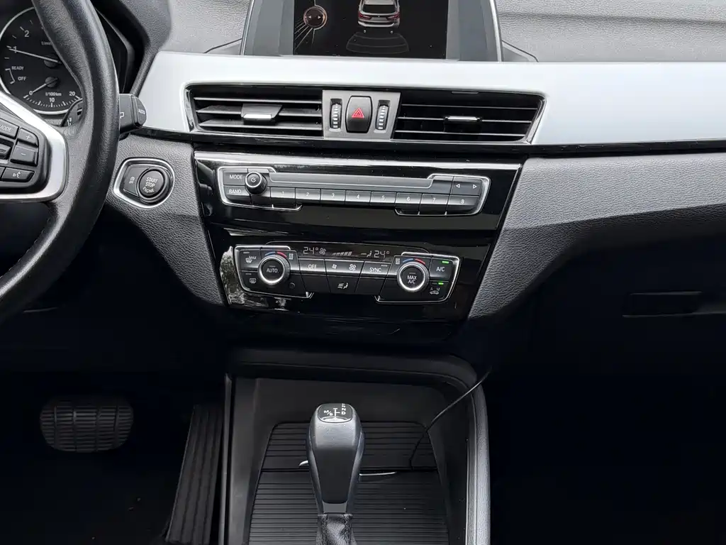 BMW X1 2017 — фото 13