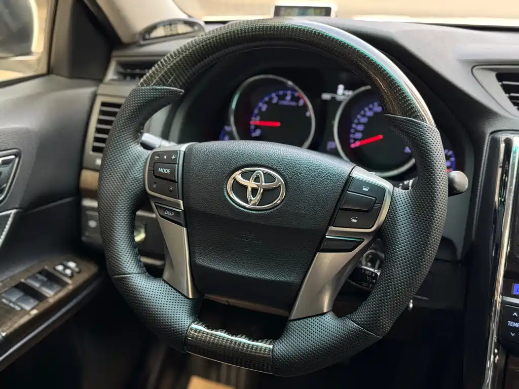 Toyota Reiz 2015 — фото 7