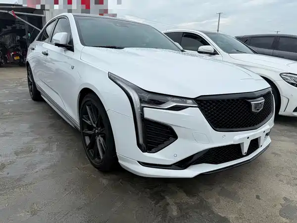 Cadillac CT4 2022