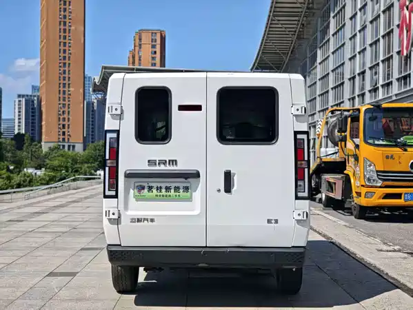 SRM Xinyuan E3 2025