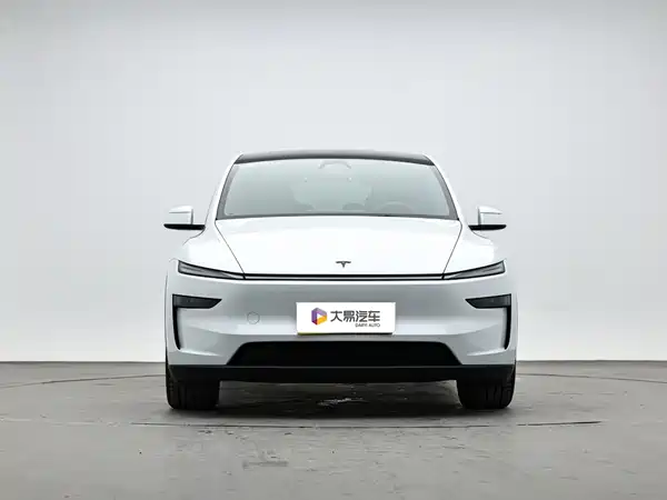 Tesla Model Y L 2025