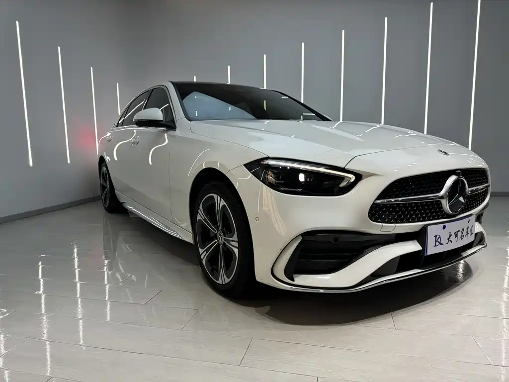 Mercedes-Benz C-Class 2023 — фото 3