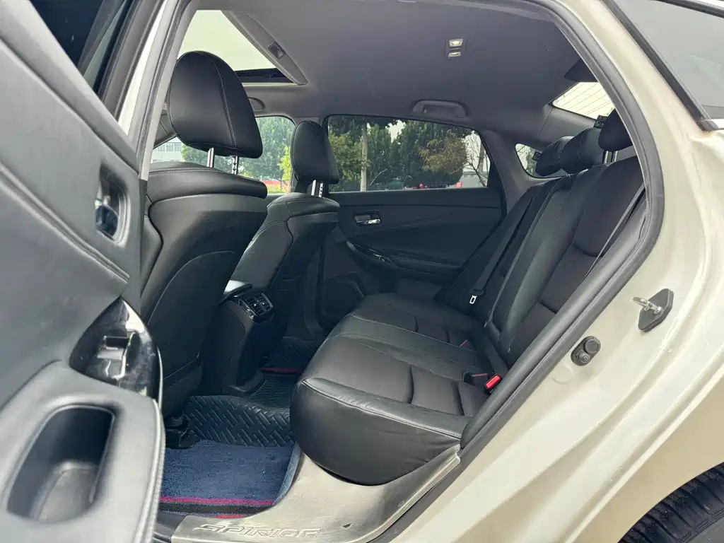 Honda Spirior 2015 — фото 11