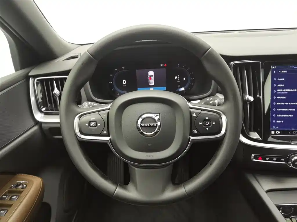 Volvo S60 2022 — фото 11