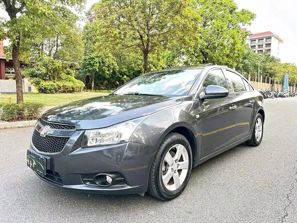Chevrolet Cruze 2014 — фото 1