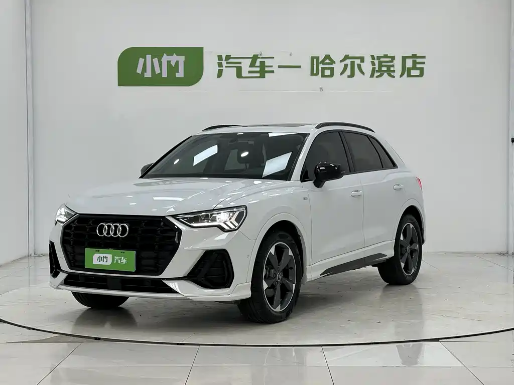 Audi Q3 2022 — фото 1