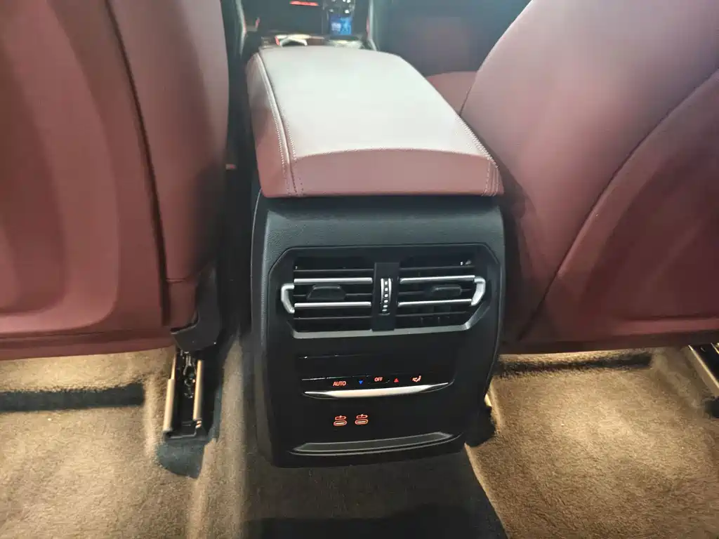 BMW 3 Series 2023 — фото 15