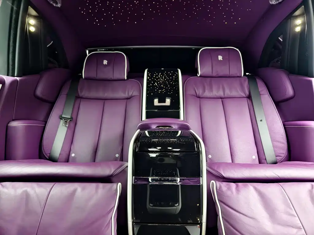Rolls-Royce Phantom 2021 — фото 8