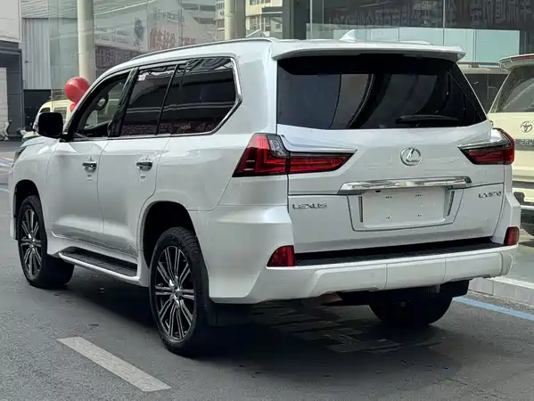 Lexus LX 2019