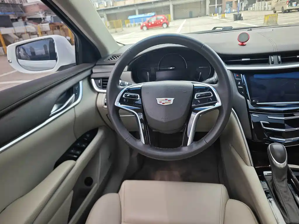 Cadillac XTS 2017 — фото 12