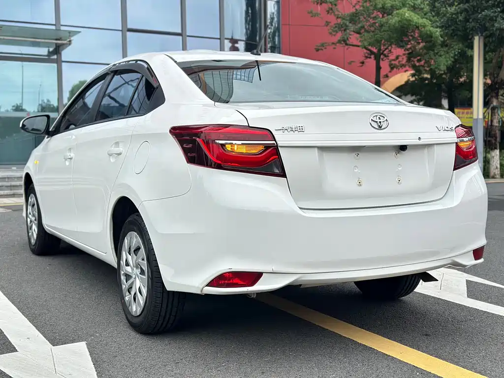 Toyota Vios 2022 — фото 15