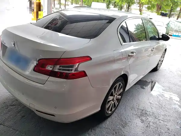 Peugeot 408 2016