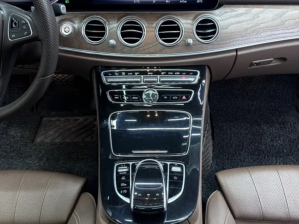 Mercedes-Benz E-Class 2017 — фото 9