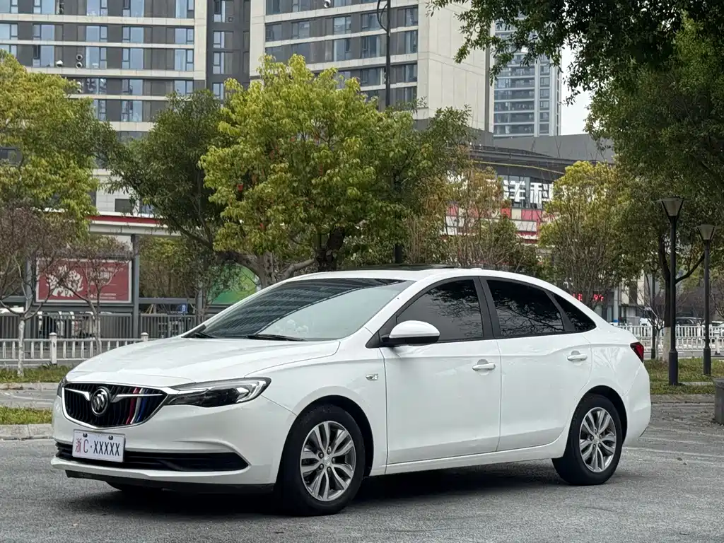 Buick Excelle 2019 — фото 1