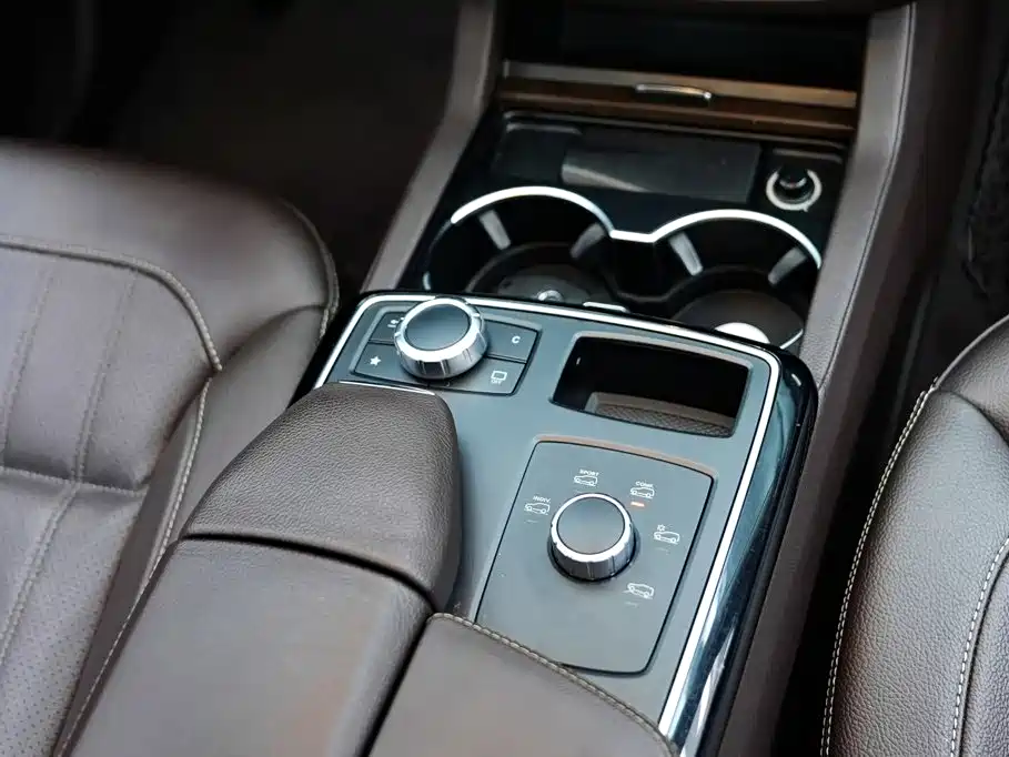 Mercedes-Benz GLE 2016 — фото 13