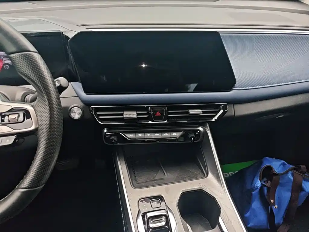 GAC Trumpchi GS3 2023 — фото 13