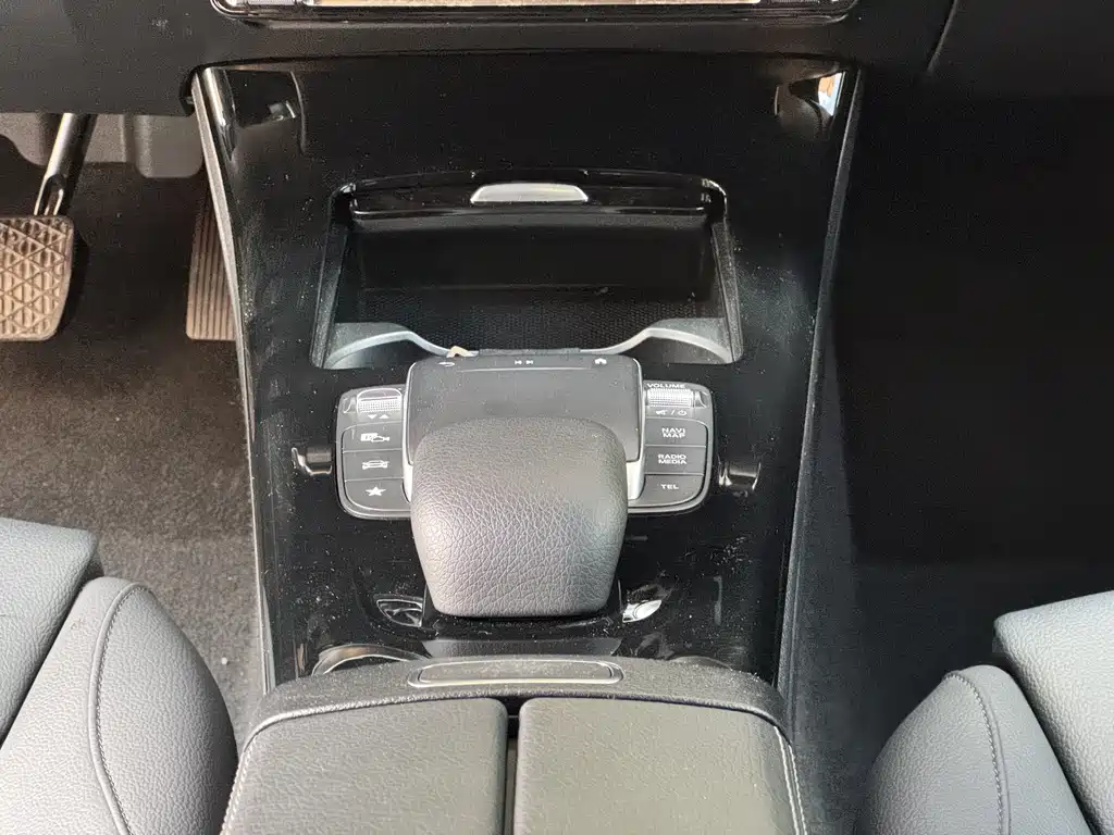 Mercedes-Benz A-Class 2022 — фото 13