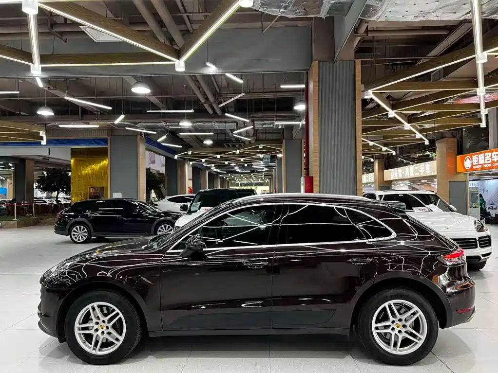 Porsche Macan 2019 — фото 12
