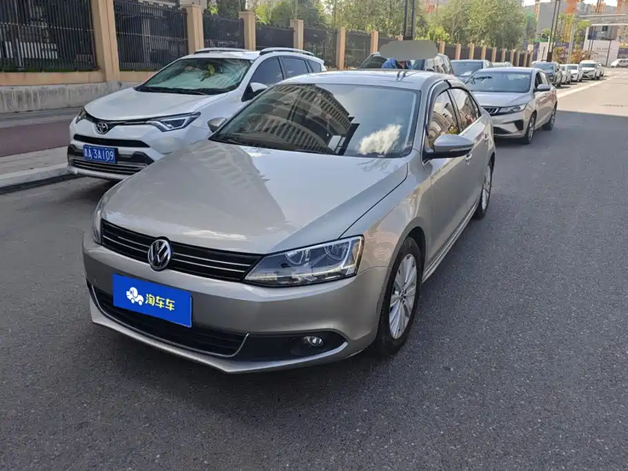 Volkswagen Sagitar 2013