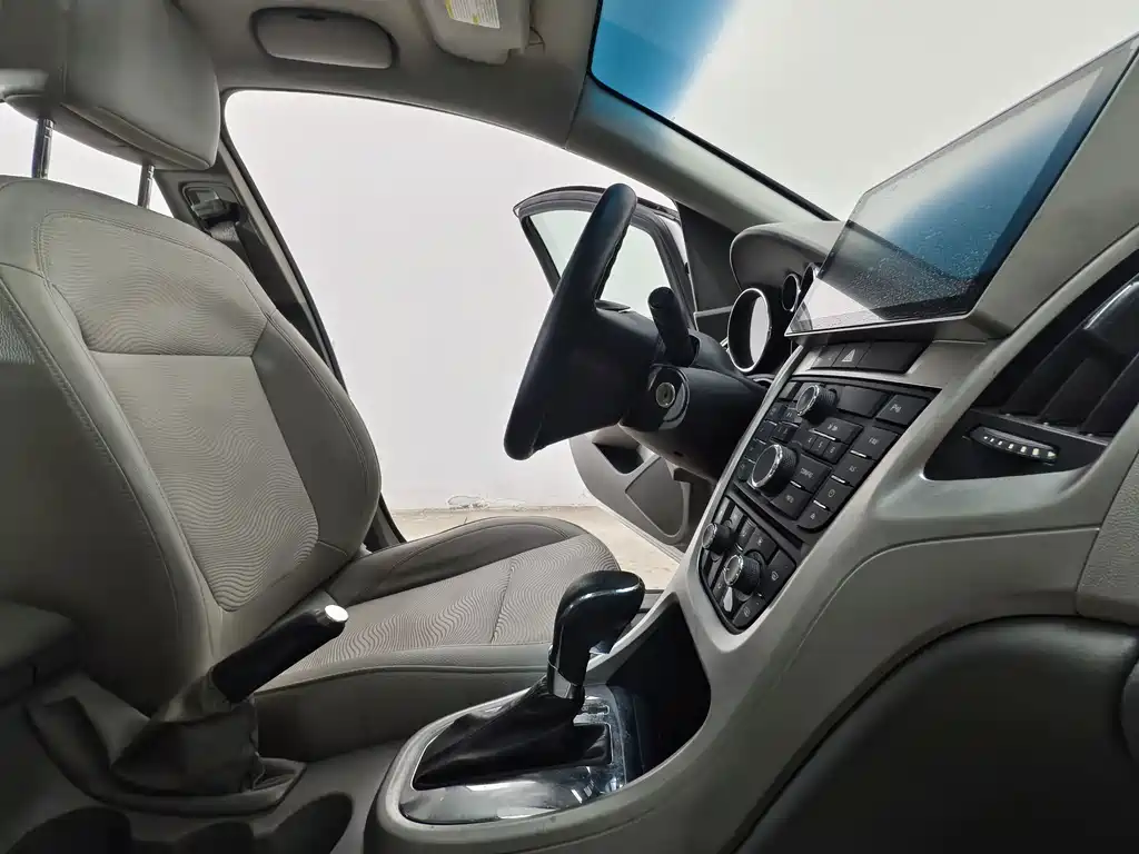 Buick Excelle GT 2012 — фото 15
